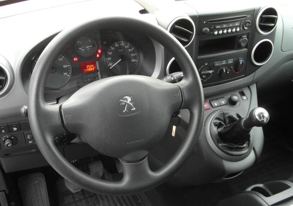 Peugeot Partner cena 48000 przebieg: 114000, rok produkcji 2016 z Kraków małe 667
